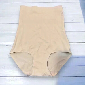 NWOT SKINNYGIRL  HIGH WAISTED SHAPING BRIEF M